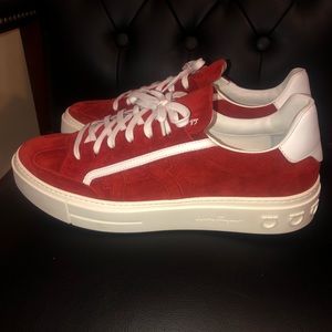 Ferragamo Gancini Sneaker